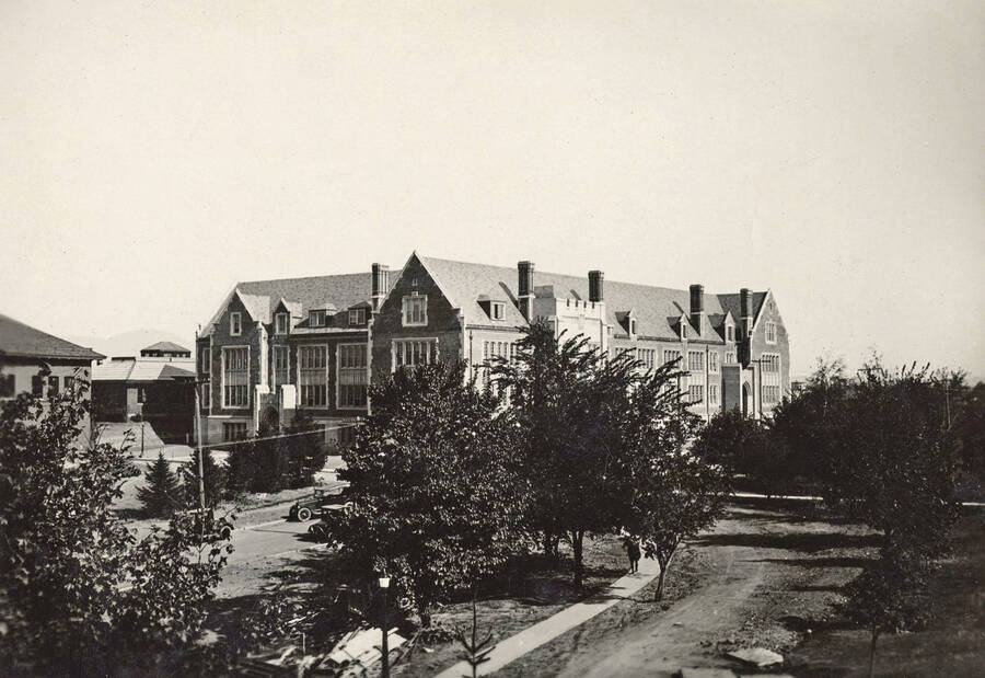 1925 photograph of Science Hall Renamed Life Sciences Building in 1964. View from Administration lawn. [PG1_067-23]