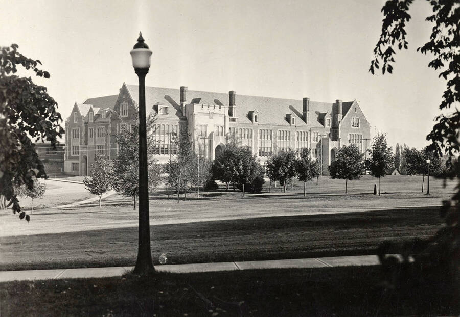 1925 photograph of Science Hall Renamed Life Sciences Building in 1964. View from Administration lawn. [PG1_067-25]
