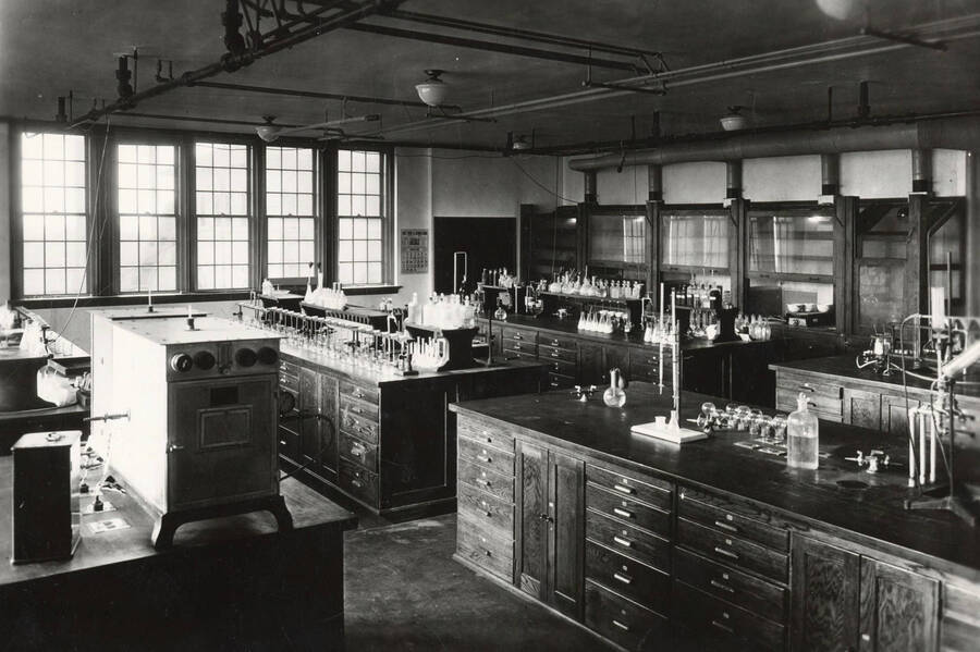 1926 photograph of Science Hall Renamed Life Sciences Building in 1964. View of the Chemistry laboratory. [PG1_067-40]