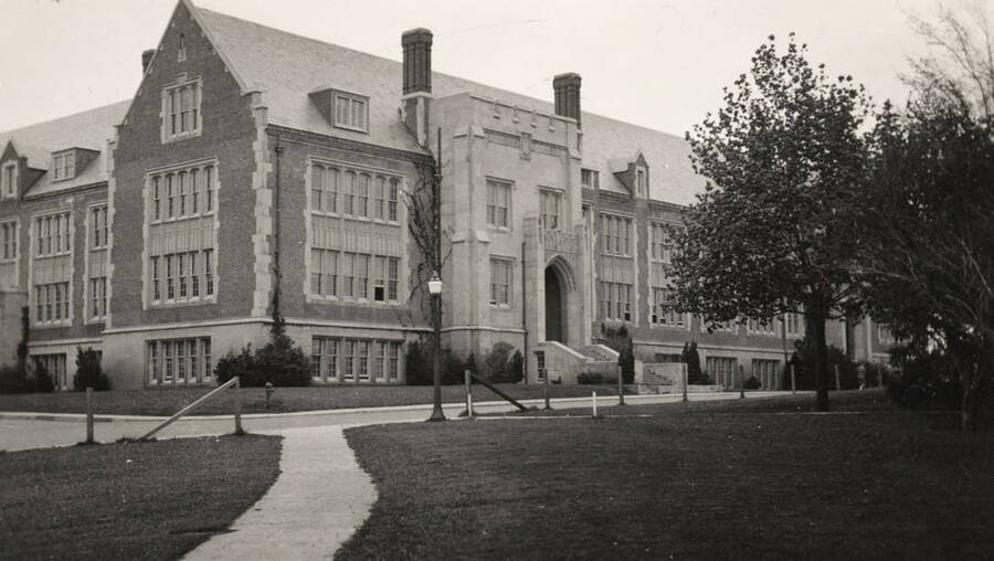 Science Hall, University of Idaho [67-66]