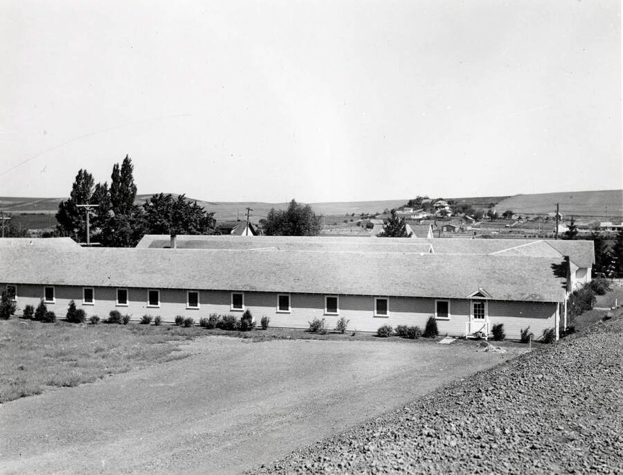1936 photograph of Idaho Club. View of farms in the background. [PG1_071-02]