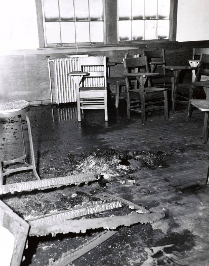 1970-05-01 photograph of Navy Building. View of a burned out floor. Donor: Alumni Office. [PG1_083-3i]