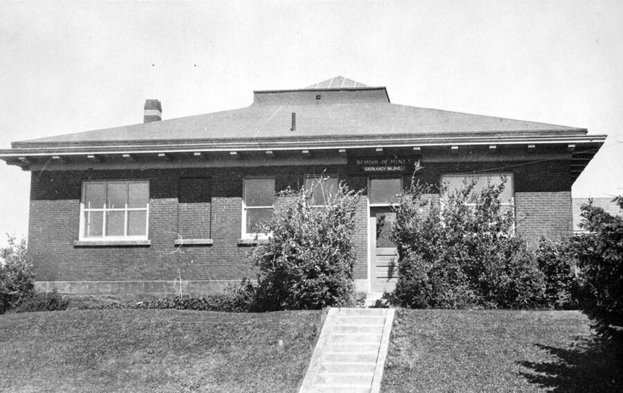 1925 photograph of Geology Building. View of the entrance. [PG1_086-10]