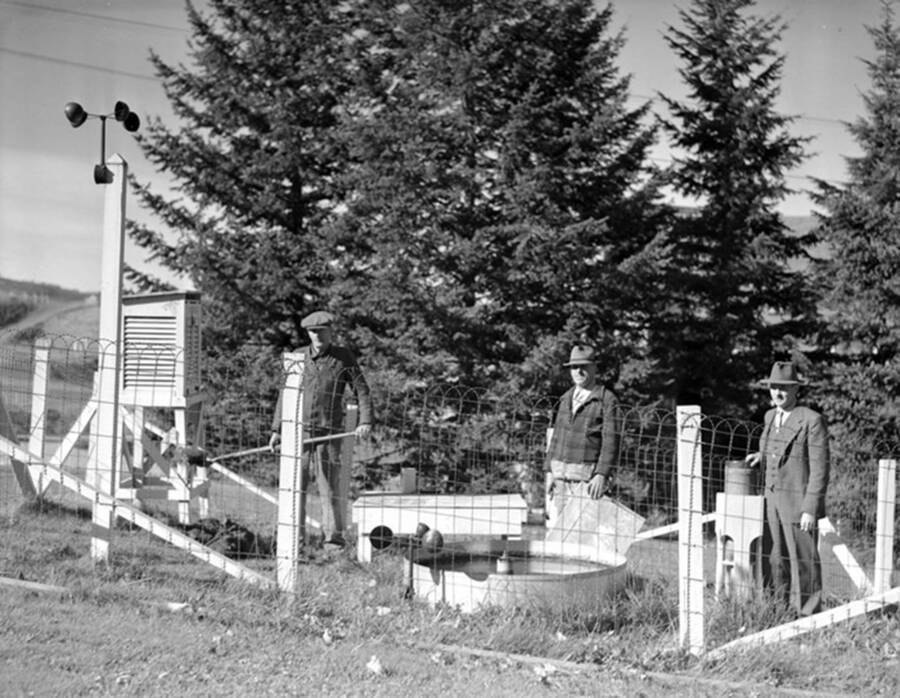 1941 photograph of the weather station. View of construction. [PG1_092-14]
