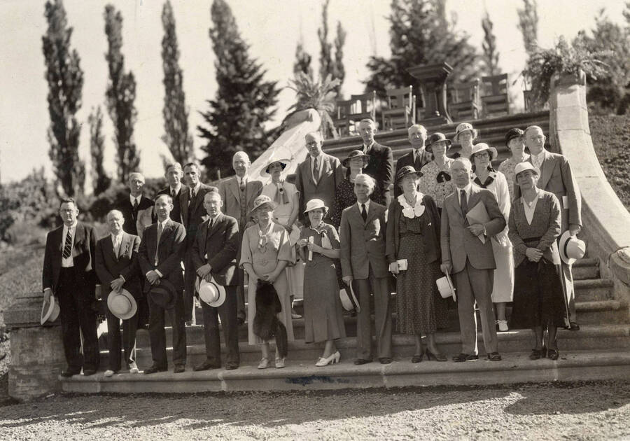 June 1, 1934 photograph of alumni and faculty standing on Memorial Steps. Trees in background. [PG1_097-01]
