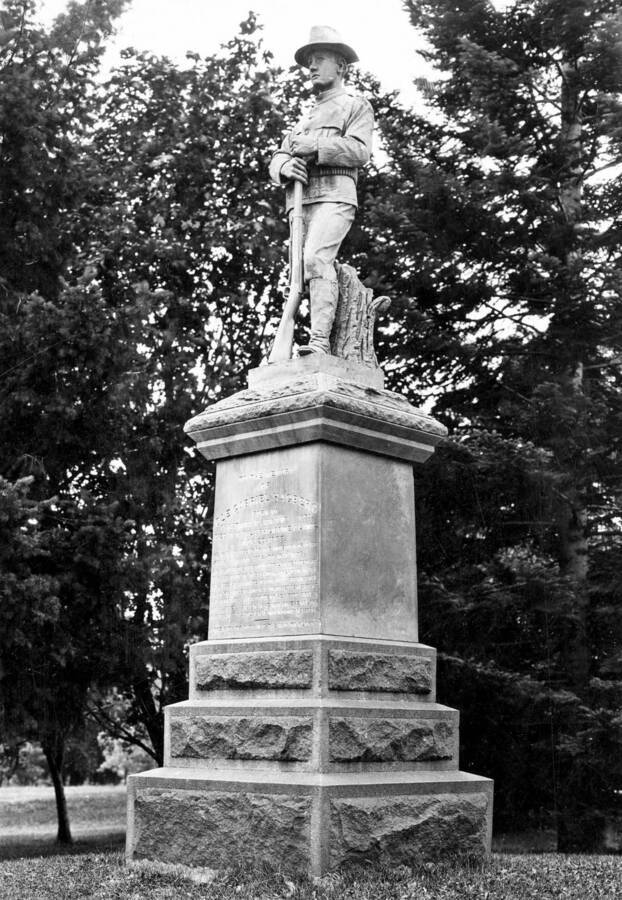 1920 photograph of Spanish American War Memorial. Trees in background. [PG1_099-11]