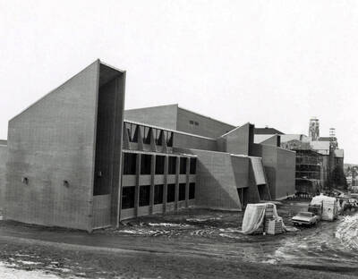 1970 photograph of the Physical Education Building under construction. Memorial Gym in background. Donor: Publications Dept.
