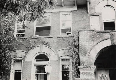 1975 photograph of Art and Architecture South. View of south section, eastern elevation. Donor: Karl Roenke.