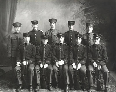 1916 photograph of Military Science Cadets. The military cadet rifle team.