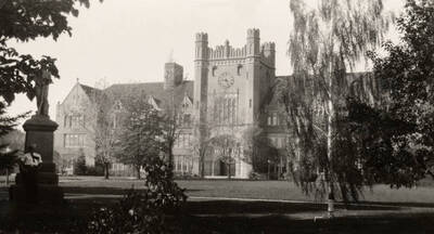 1950 photograph of Administration Building Stough Archives. View of Spanish-American War Memorial statue.