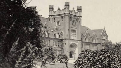 1923 photograph of Administration Building.