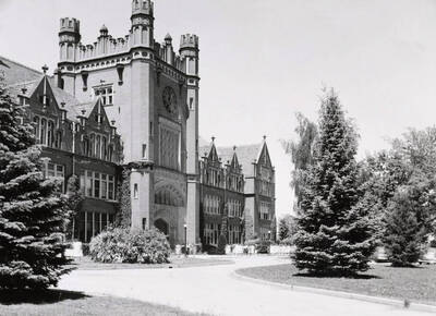 1948 photograph of Administration Building. View of the drive and front lawns.
