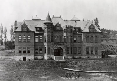 1930 photograph of Engineering Building. View from the Administration lawn. Donor: Cal Warnick.