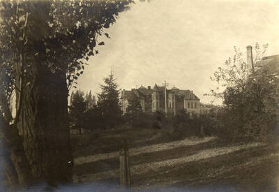 1925 photograph of Engineering Building. Donor: Don R. Besse.