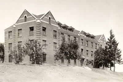 1923 photograph of Lindley Hall.