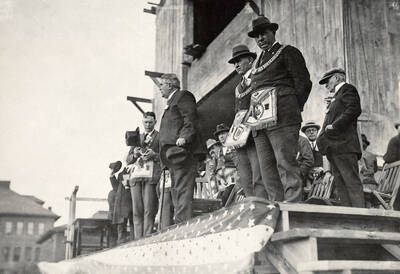 1924-09-17 photograph of Science Hall Renamed Life Sciences Building in 1964. View of the dignitaries on the dais.