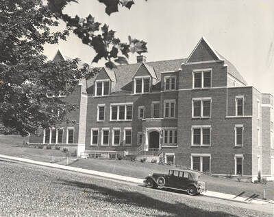 1937 photograph of Infirmary. View from the street.