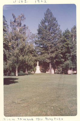 1962 photograph of the Spanish American War Memorial. Trees in background. Donor: U of I Alumni Office.