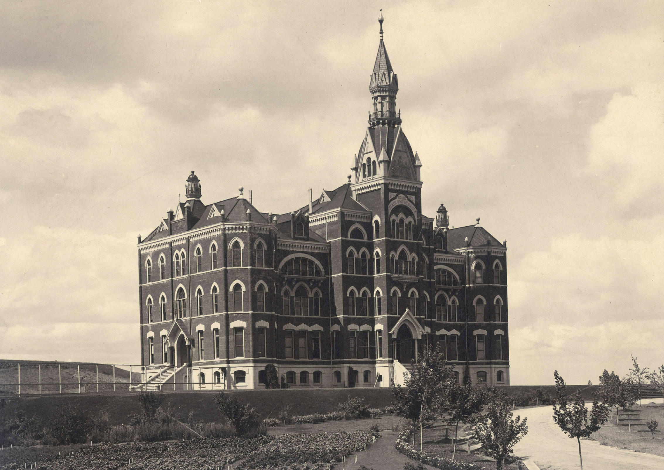 Administration Building, University of Idaho (1892-1906)