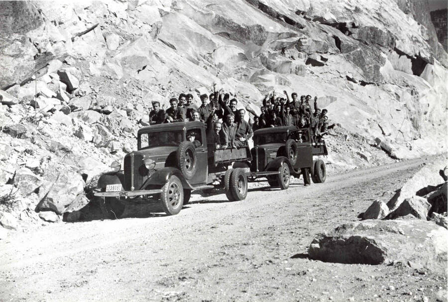 Trucks loaded with men, near the Crevice on Salmon River, 1935.