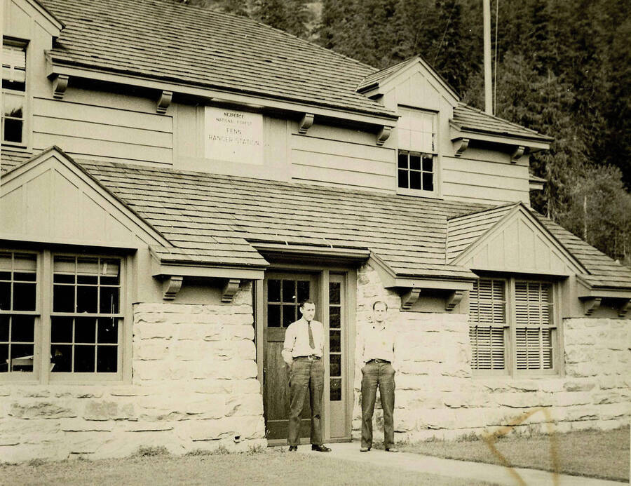 Fenn Ranger Station near Selway River. The sign on the building says: 'Nez Perce National Forest Fenn Ranger Station'.