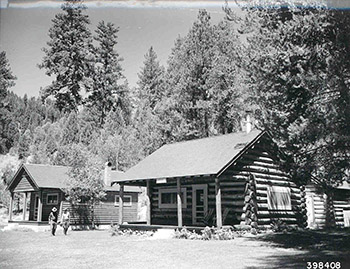 item thumbnail for Dear Park Guard Station