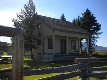 item thumbnail for Sawtooth Valley Ranger Station