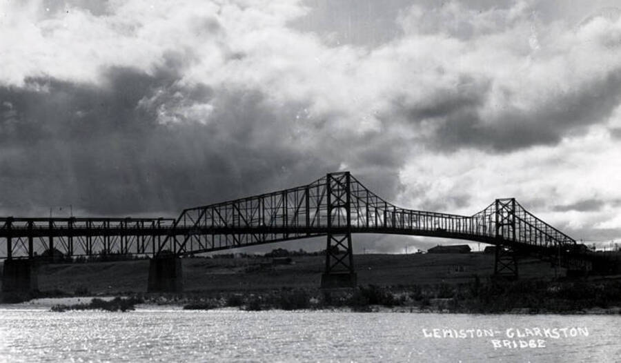 Lewiston-Clarkston Bridge over the Snake River.