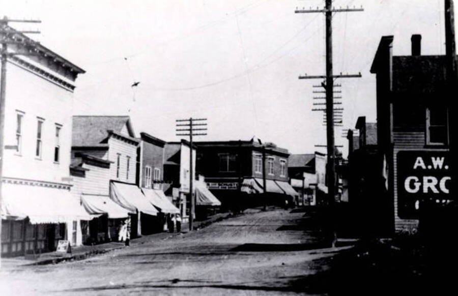 Main Street. Harrison, Idaho. Davis and Schuster Dry Goods store is middle left.