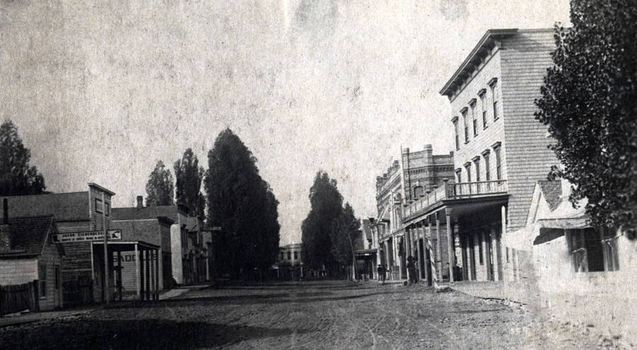 Main Street looking west. Raymond House in foreground to the right. Lewiston, Idaho.