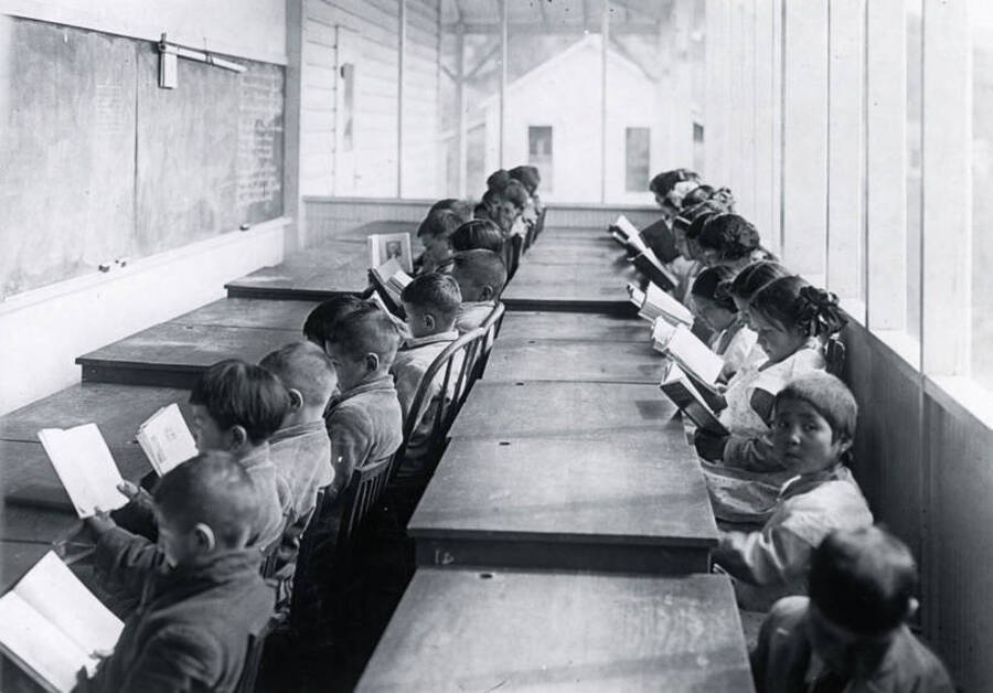 Students in the classroom. Fort Lapwai Indian Sanitarium. Idaho.
