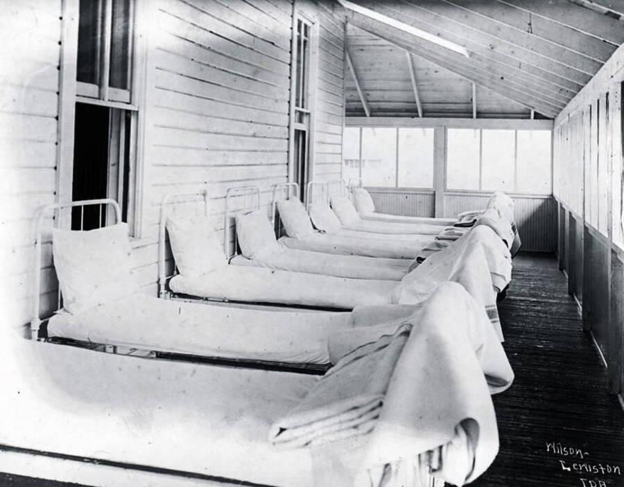 Beds on the sleeping porch. Fort Lapwai Indian Sanitarium. Idaho.