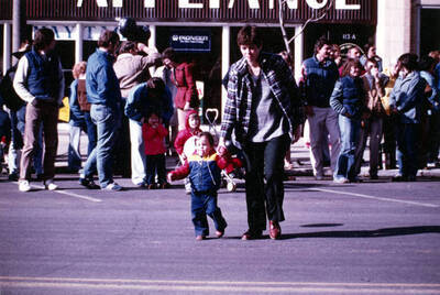 On extreme right are University of Idaho library staff: Cindy Glassford, Jackie Hertel and Gail Eckwright