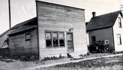 Sign says 'Cream Station'