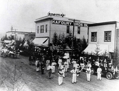 Kafoury Bros. Store visible