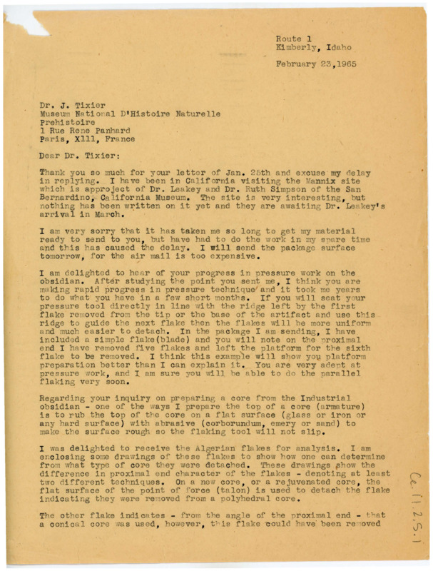 Letter informing Tixier that Crabtree is preparing material to send. He discusses Tixier's progress in pressure work and his analysis of Algerian flakes. Crabtree asks for some flitnkapping material and thanks him for sending publications.