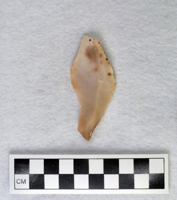 Heat treated, associated w/Ce.1617 Examples of heat treated flakes that were heated up too quickly and cooled off too quickly. There are examples of pot-lidding and crazing. Pot-lidding occurs when stone is heated too quickly and crazing occurs from a rapid cooling.