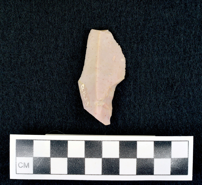 Heat treated, associated w/Ce.1617 Examples of heat treated flakes that were heated up too quickly and cooled off too quickly. There are examples of pot-lidding and crazing. Pot-lidding occurs when stone is heated too quickly and crazing occurs from a rapid cooling.