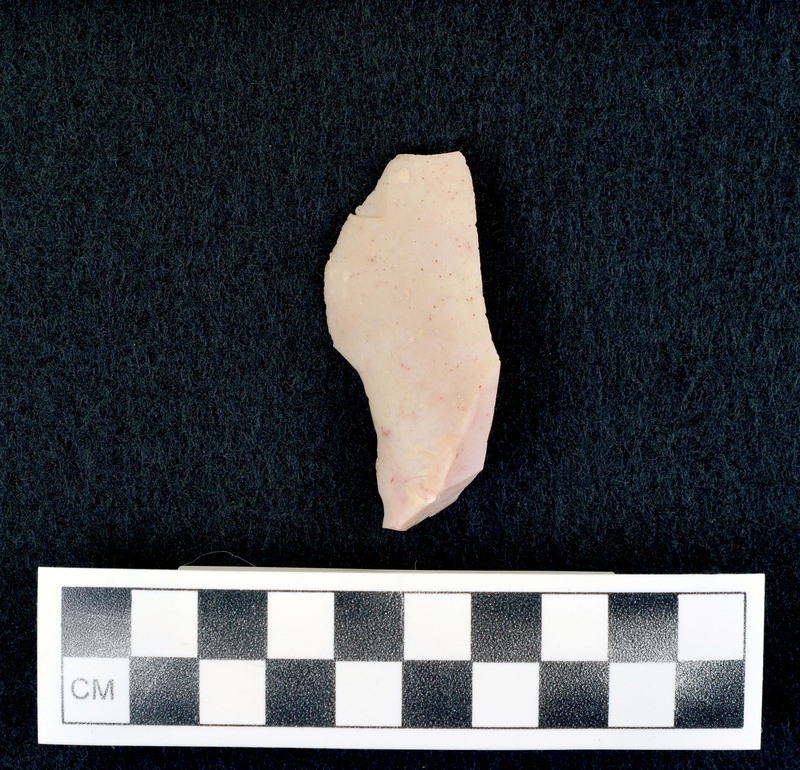 Heat treated, associated w/Ce.1617 Examples of heat treated flakes that were heated up too quickly and cooled off too quickly. There are examples of pot-lidding and crazing. Pot-lidding occurs when stone is heated too quickly and crazing occurs from a rapid cooling.