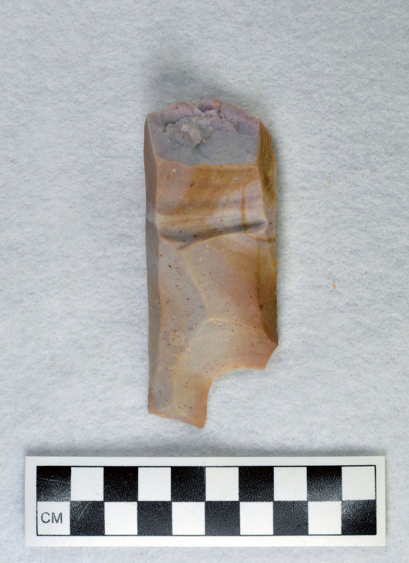 Examples of heat treated flakes that were heated up too quickly and cooled off too quickly. There are examples of pot-lidding and crazing. Pot-lidding occurs when stone is heated too quickly and crazing occurs from a rapid cooling.