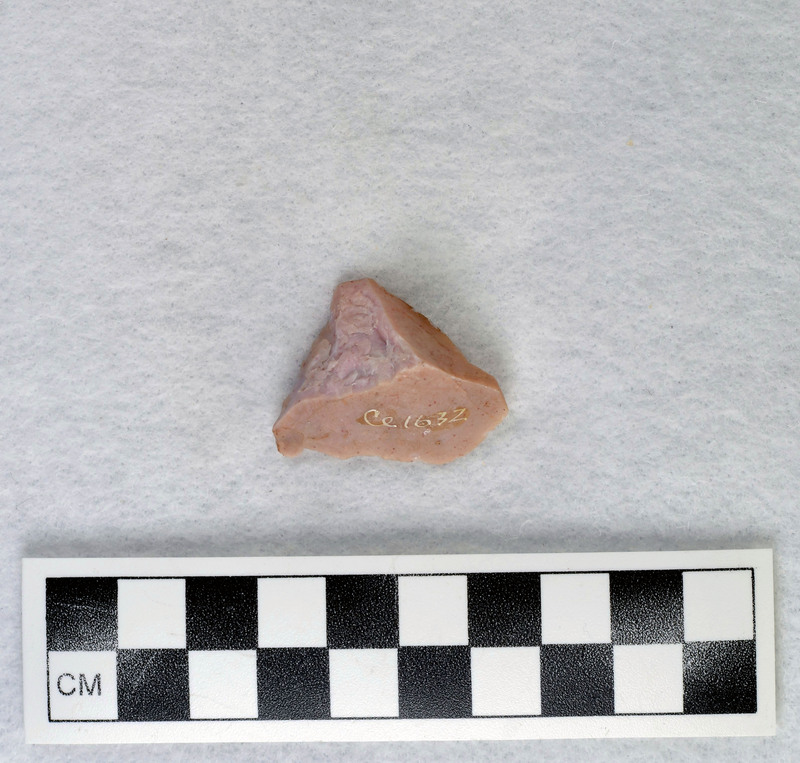 Examples of heat treated flakes that were heated up too quickly and cooled off too quickly. There are examples of pot-lidding and crazing. Pot-lidding occurs when stone is heated too quickly and crazing occurs from a rapid cooling.