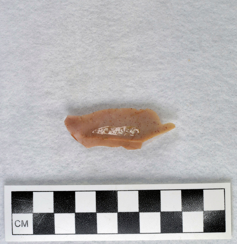 Examples of heat treated flakes that were heated up too quickly and cooled off too quickly. There are examples of pot-lidding and crazing. Pot-lidding occurs when stone is heated too quickly and crazing occurs from a rapid cooling.