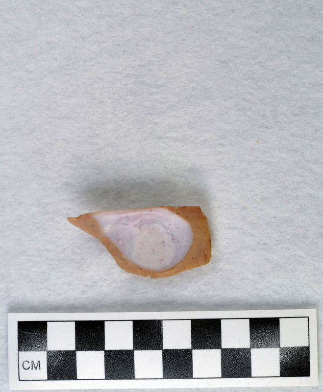 Examples of heat treated flakes that were heated up too quickly and cooled off too quickly. There are examples of pot-lidding and crazing. Pot-lidding occurs when stone is heated too quickly and crazing occurs from a rapid cooling.