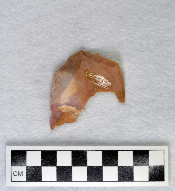 Examples of heat treated flakes that were heated up too quickly and cooled off too quickly. There are examples of pot-lidding and crazing. Pot-lidding occurs when stone is heated too quickly and crazing occurs from a rapid cooling.