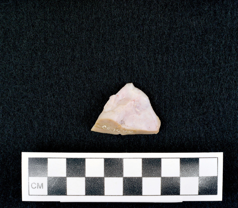 Examples of heat treated flakes that were heated up too quickly and cooled off too quickly. There are examples of pot-lidding and crazing. Pot-lidding occurs when stone is heated too quickly and crazing occurs from a rapid cooling.