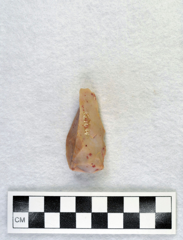 Examples of heat treated flakes that were heated up too quickly and cooled off too quickly. There are examples of pot-lidding and crazing. Pot-lidding occurs when stone is heated too quickly and crazing occurs from a rapid cooling.