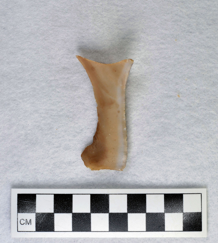 Examples of heat treated flakes that were heated up too quickly and cooled off too quickly. There are examples of pot-lidding and crazing. Pot-lidding occurs when stone is heated too quickly and crazing occurs from a rapid cooling.