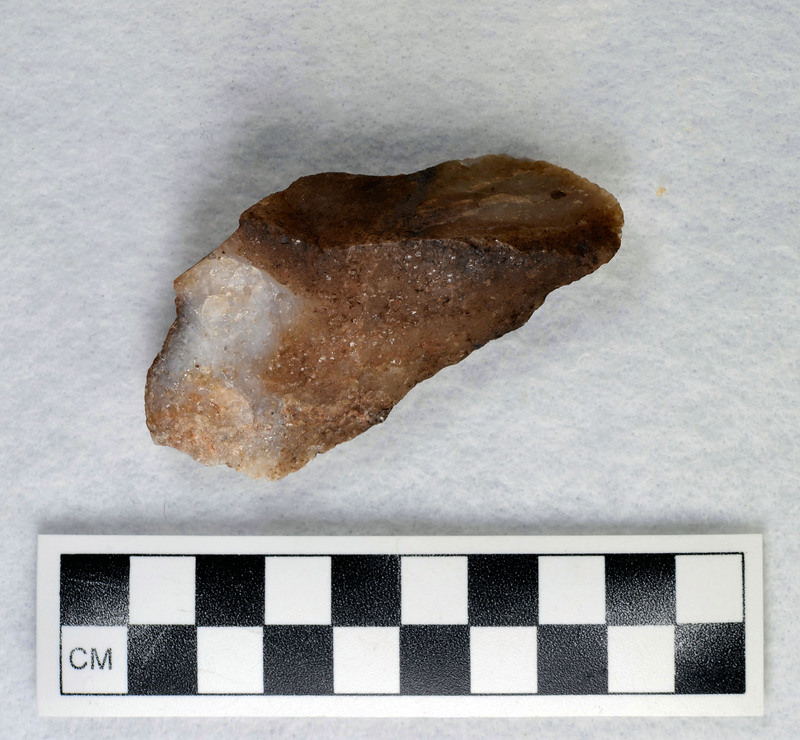 Examples of heat treated flakes that were heated up too quickly and cooled off too quickly. There are examples of pot-lidding and crazing. Pot-lidding occurs when stone is heated too quickly and crazing occurs from a rapid cooling.