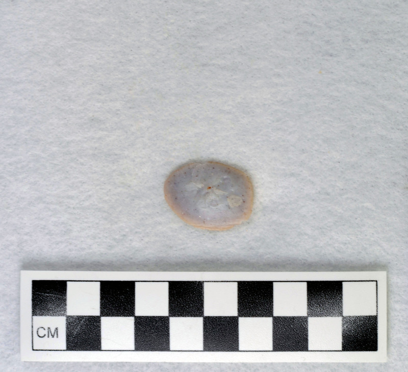 Examples of heat treated flakes that were heated up too quickly and cooled off too quickly. There are examples of pot-lidding and crazing. Pot-lidding occurs when stone is heated too quickly and crazing occurs from a rapid cooling.