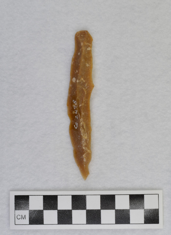 While visiting Donald E. Crabtree at home in Kimberly, Idaho, Francois Bordes created several blades from Ce.2497, using a Danish hammerston technique. Blades were made by grinding platform and using a dragging blow with hammerstone. (GT) Ce.2501 and Ce.2499 can be refit to Ce.2497.